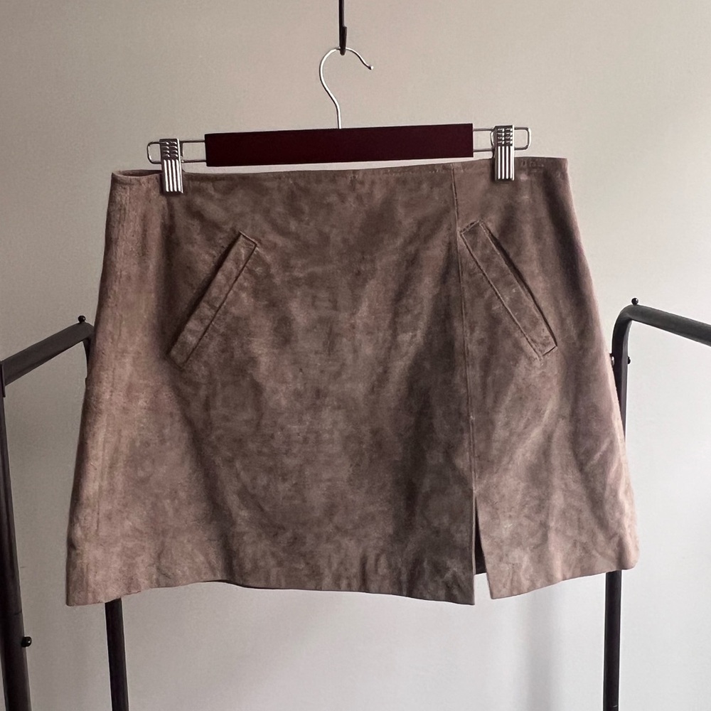 Blank NYC Suede Mini Skirt in grey, size 29